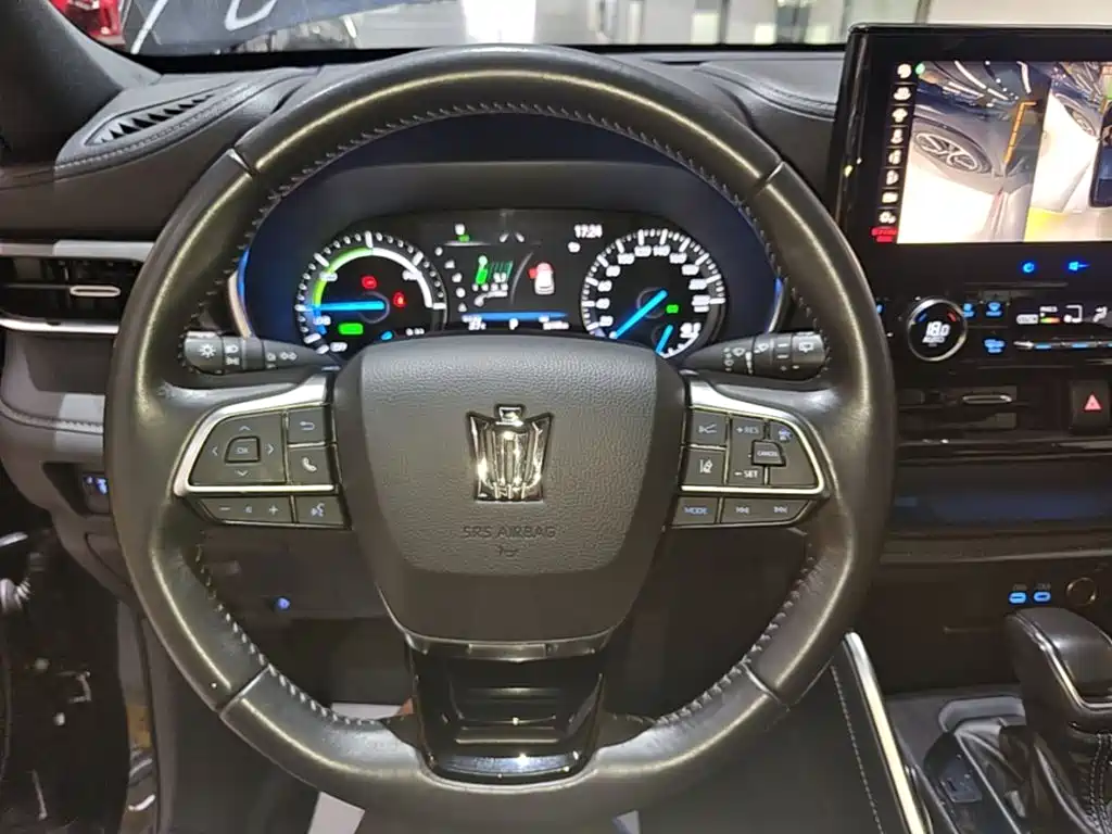 Toyota Crown Kluger — миниатюра 11