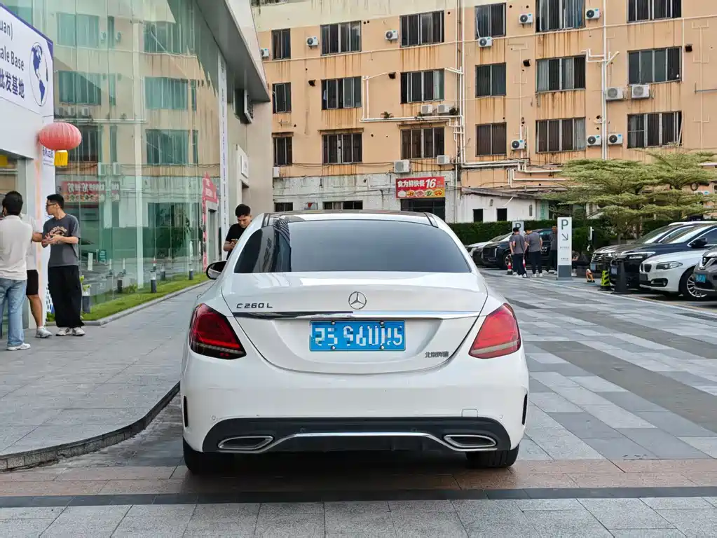Mercedes-Benz C-Class — миниатюра 3