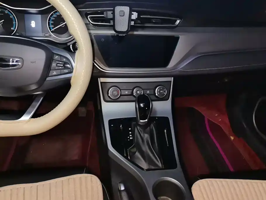 Geely Emgrand — миниатюра 16