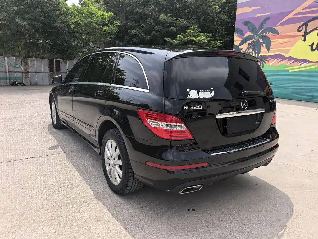 Mercedes-Benz R 2017 R 320 4MATIC