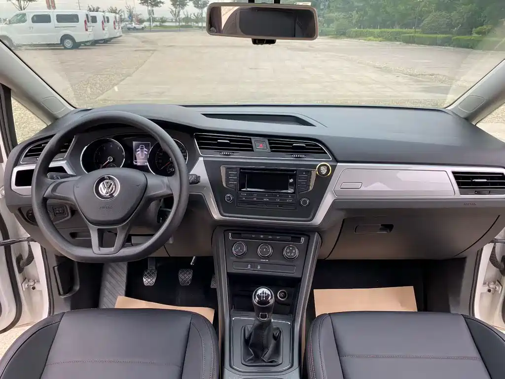 Volkswagen Touran — миниатюра 5