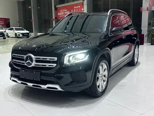 MERCEDES BENZ GLB