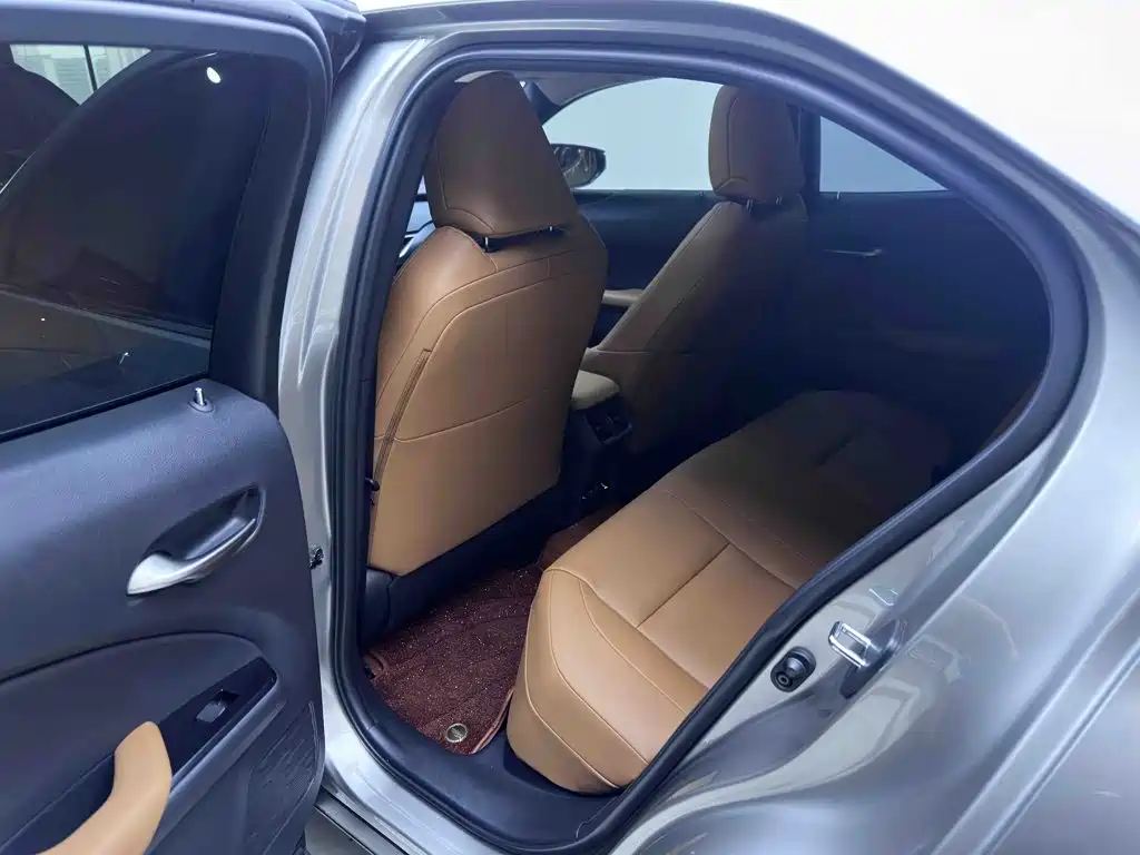 Lexus UX New Energy — миниатюра 10