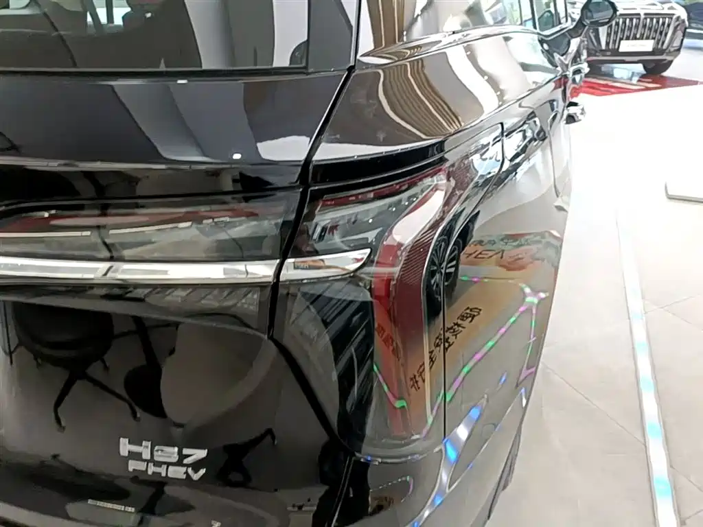 Hongqi HS7 PHEV 2025 2.0T PHEV 200 6 мест
