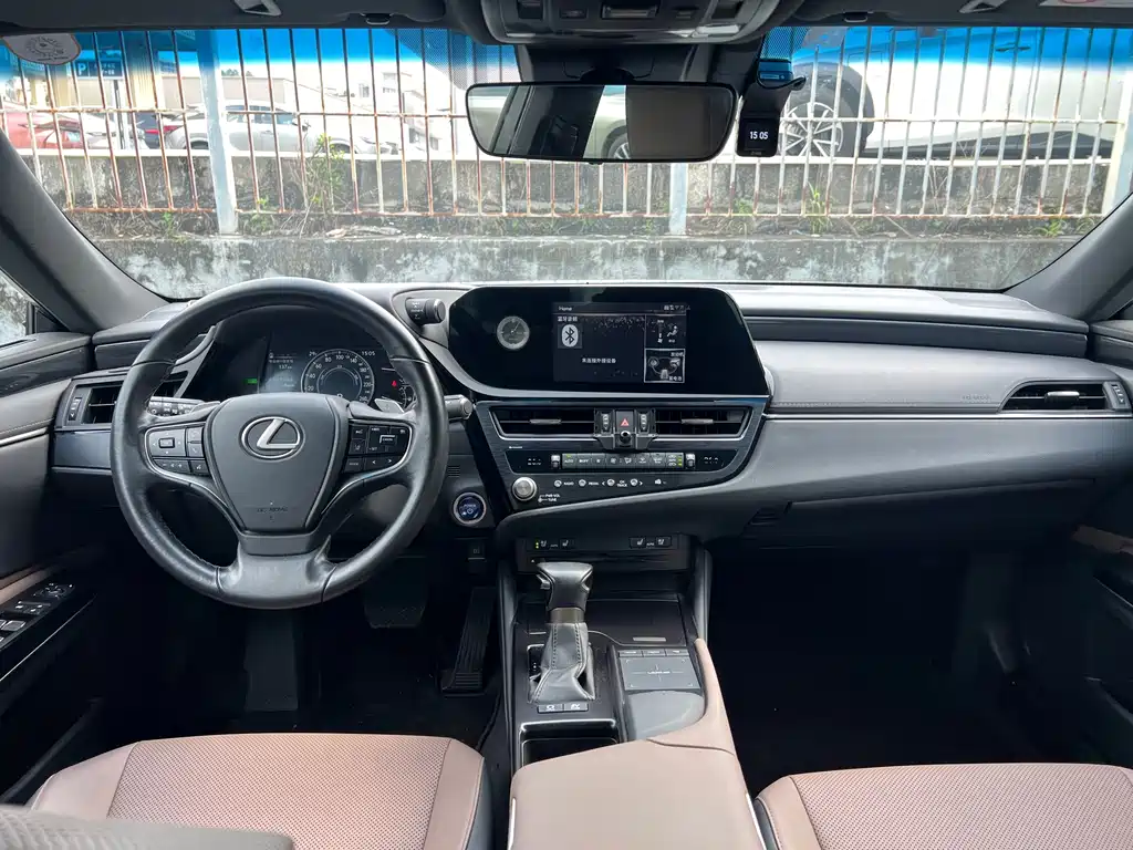 Lexus ES — миниатюра 14