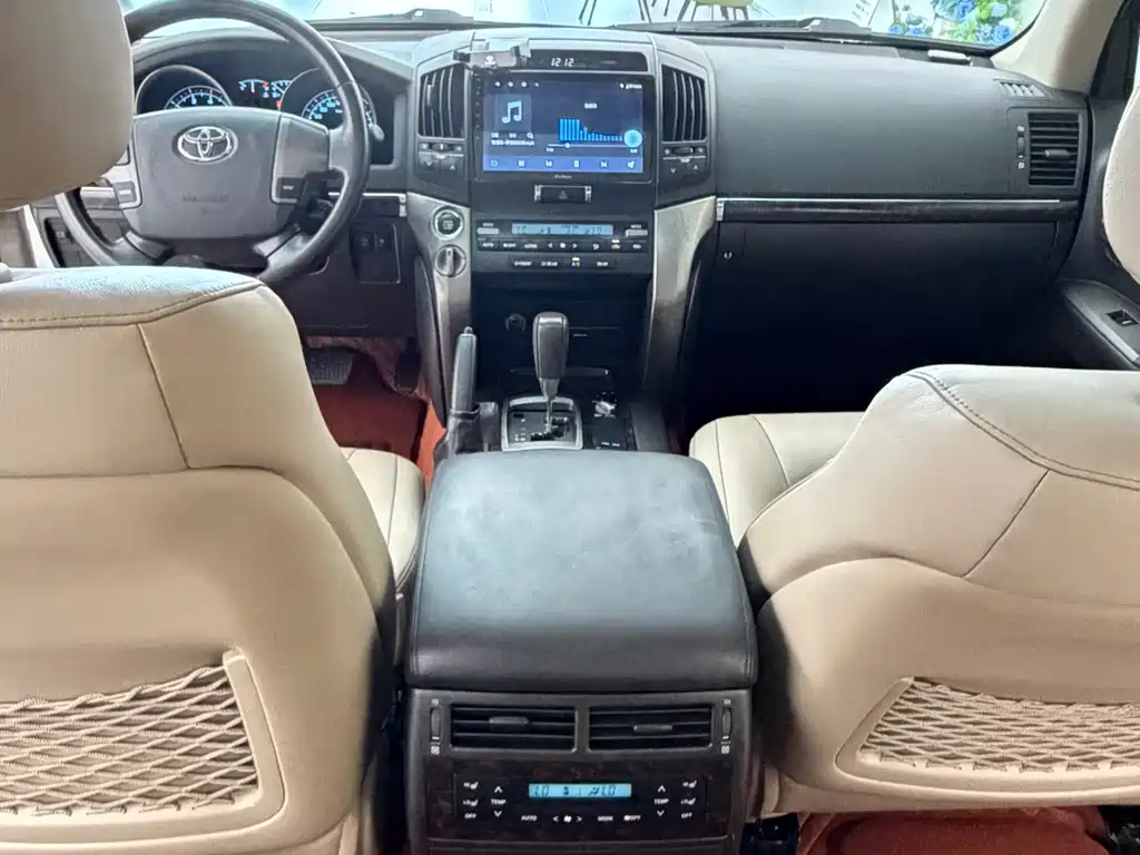 Toyota Land Cruiser 2010 4.7L AT VX