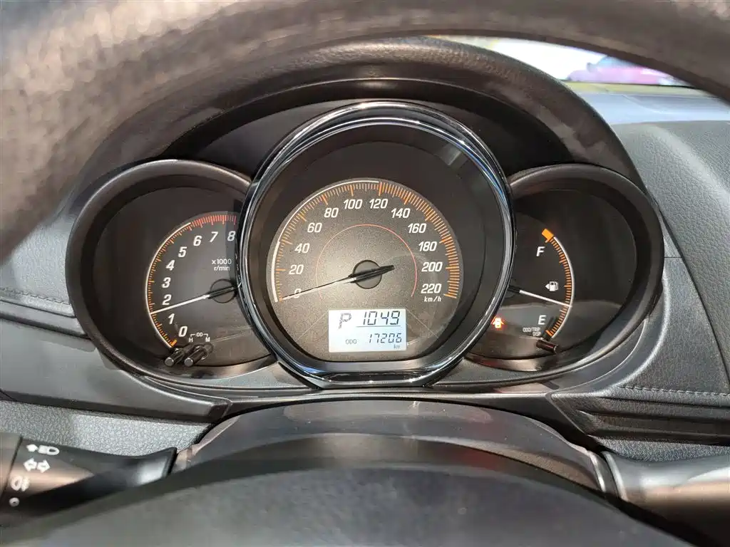 Toyota Yaris L - фото 8