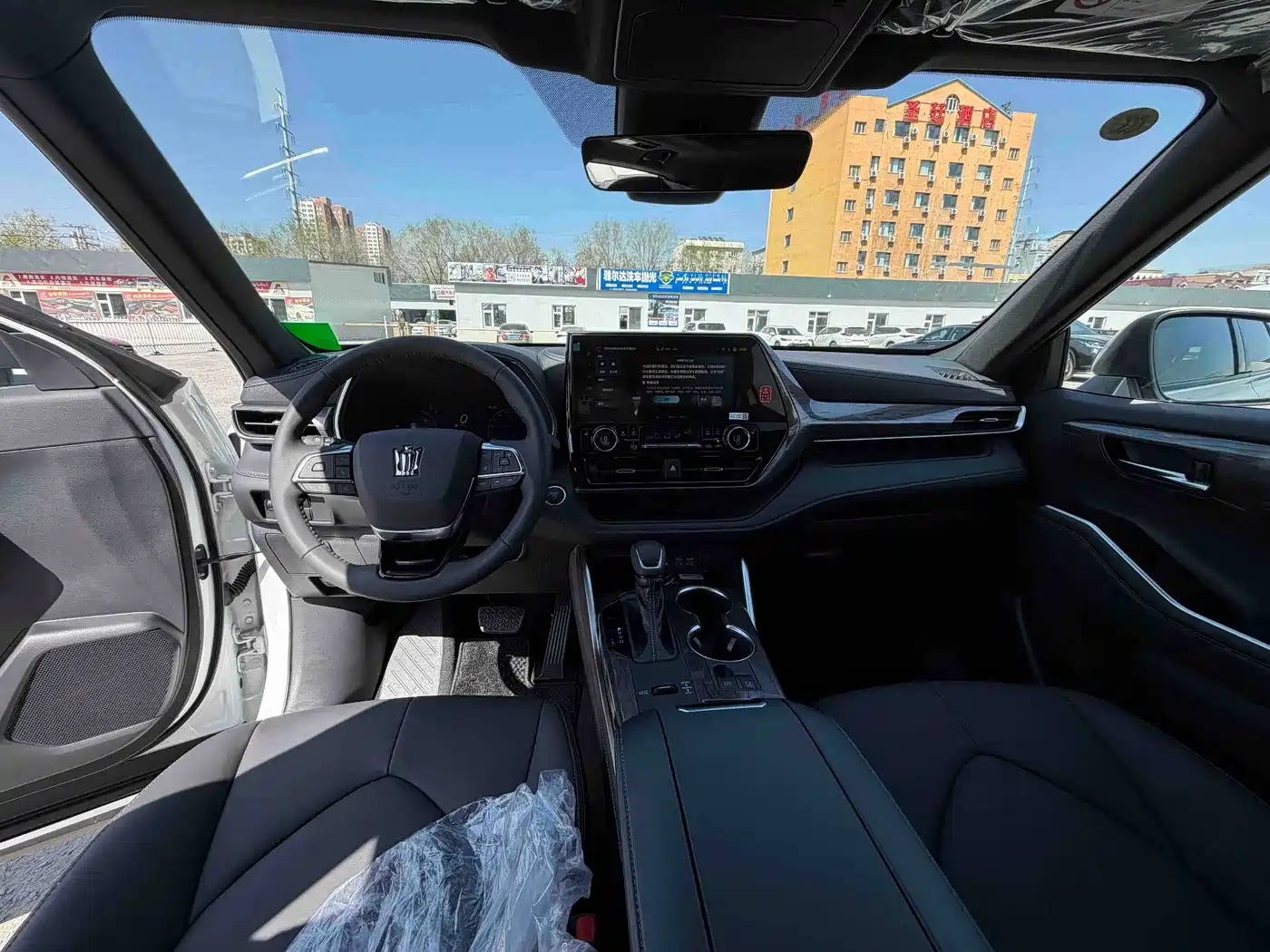 Toyota Crown 2026 Белый из Китая, фото 2