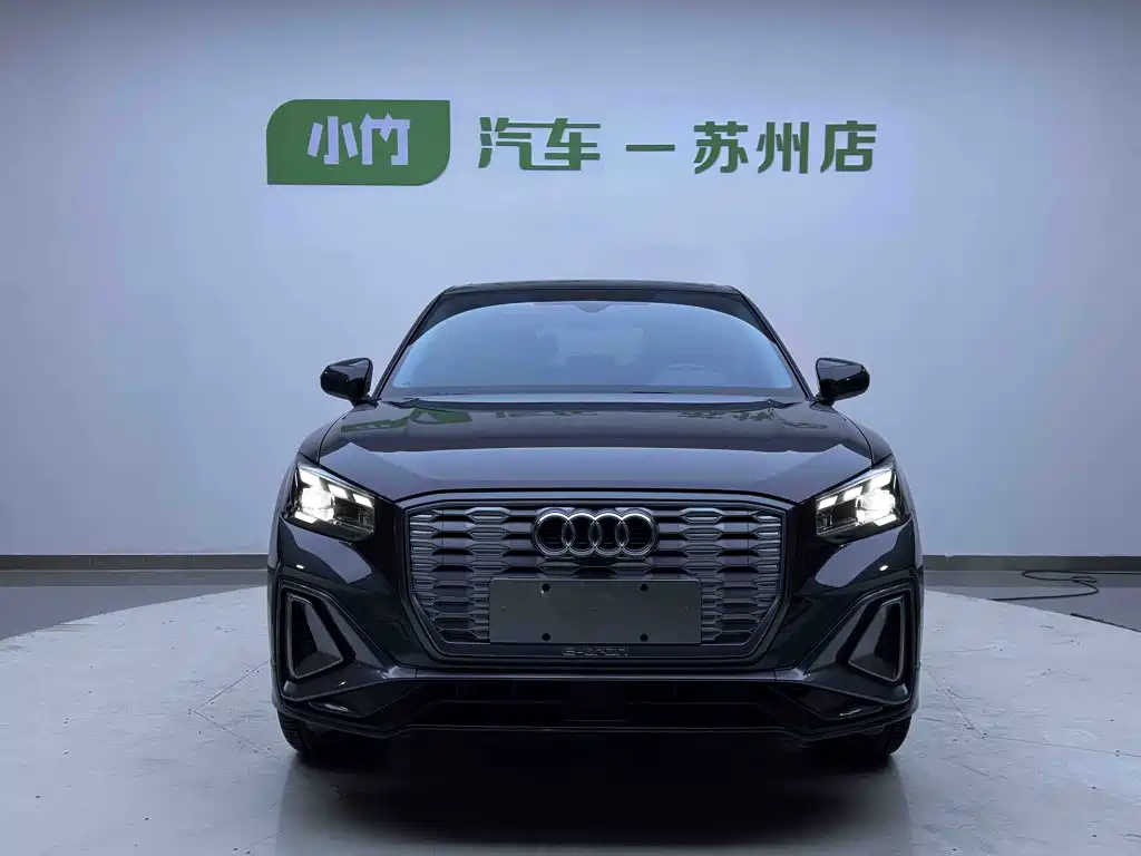Audi Q2L e-tron — миниатюра 2