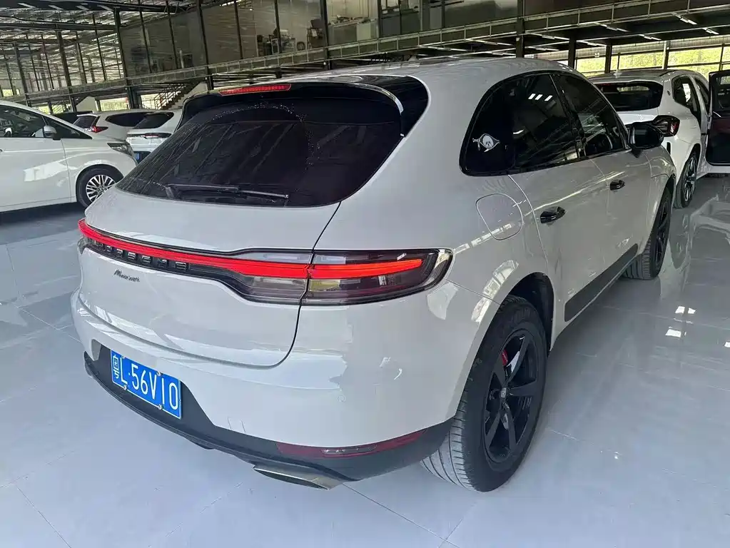 Porsche Macan — миниатюра 10