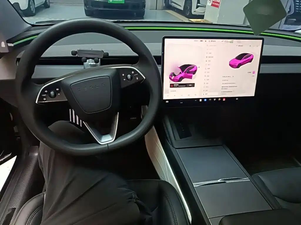 Tesla Model 3 — миниатюра 10