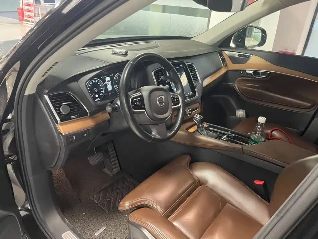 Volvo XC90 — миниатюра 6