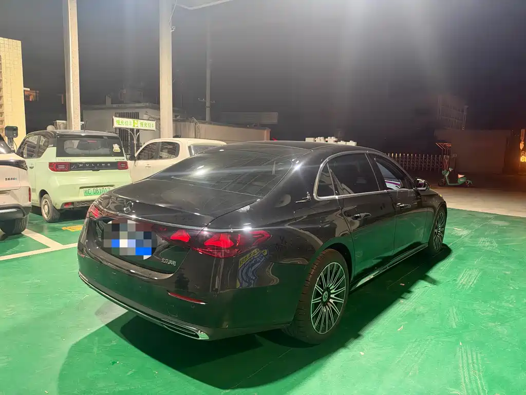 Mercedes-Benz E-Class — миниатюра 3