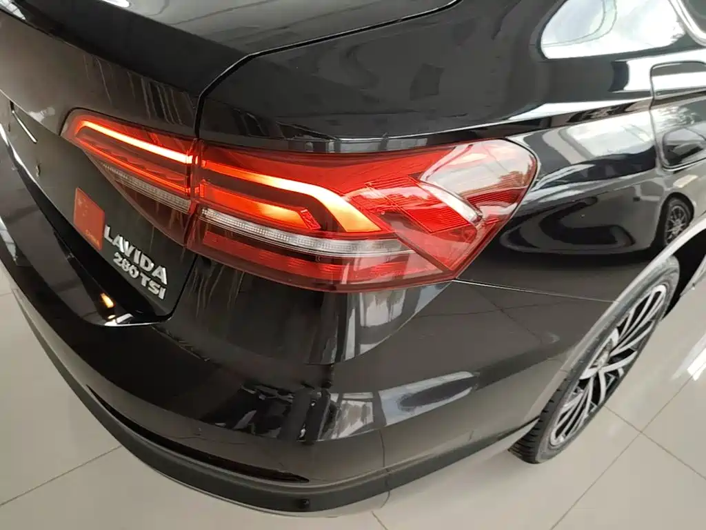 Volkswagen Lavida — миниатюра 8