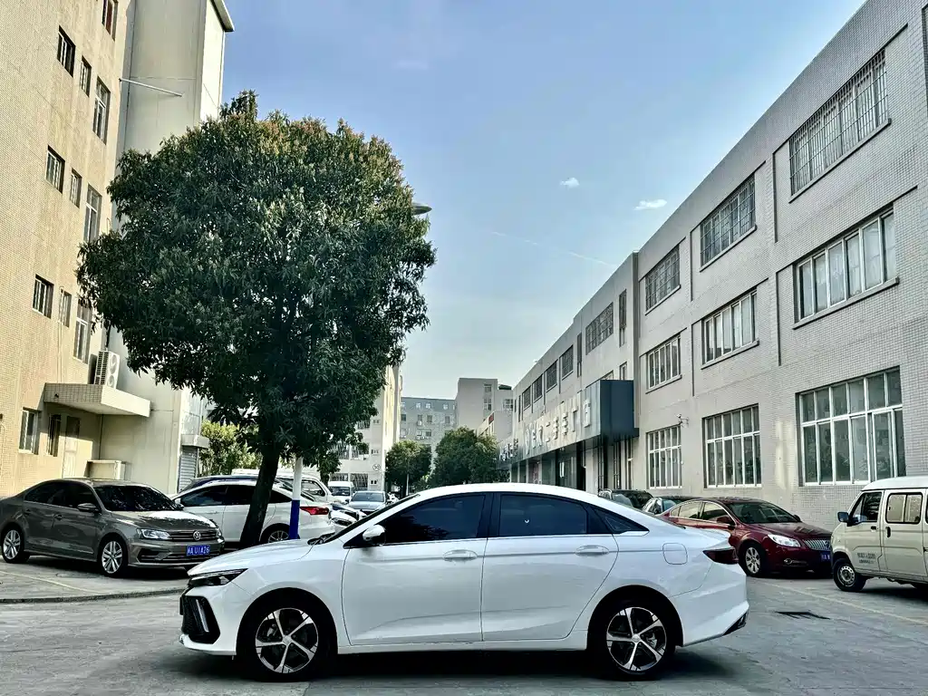 Geely Emgrand L — миниатюра 9