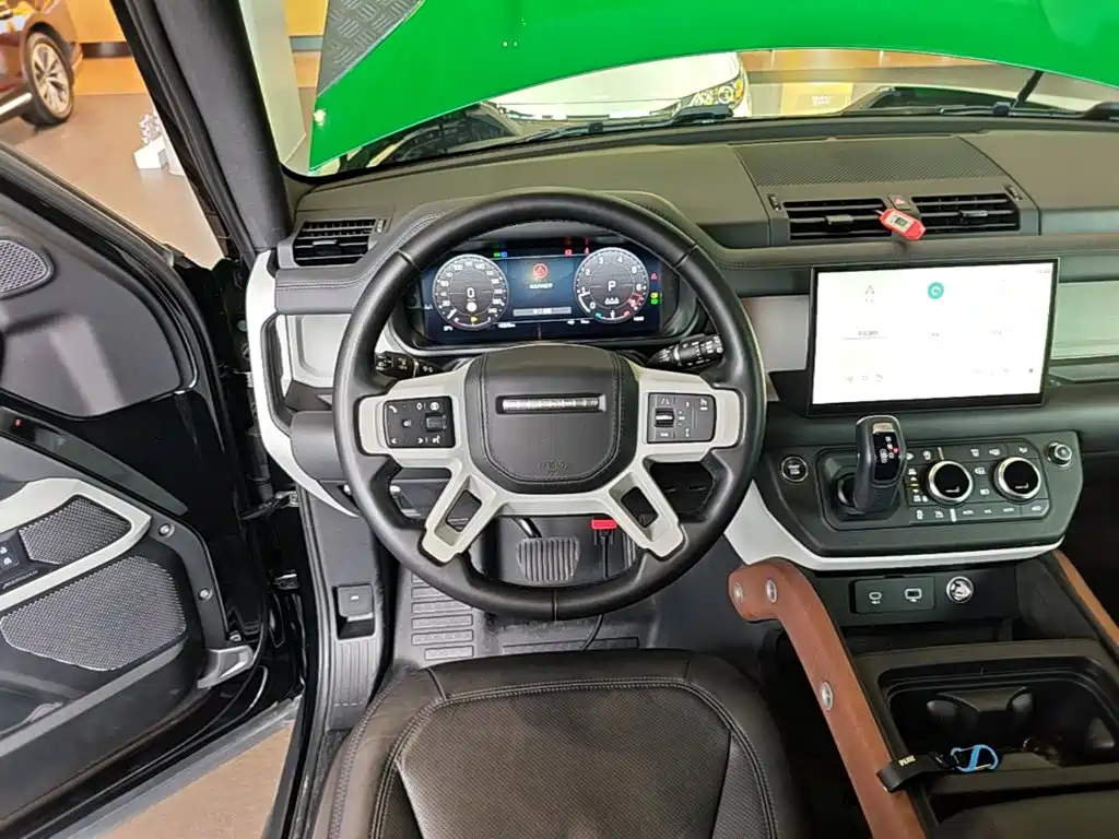 Land Rover Defender — миниатюра 11