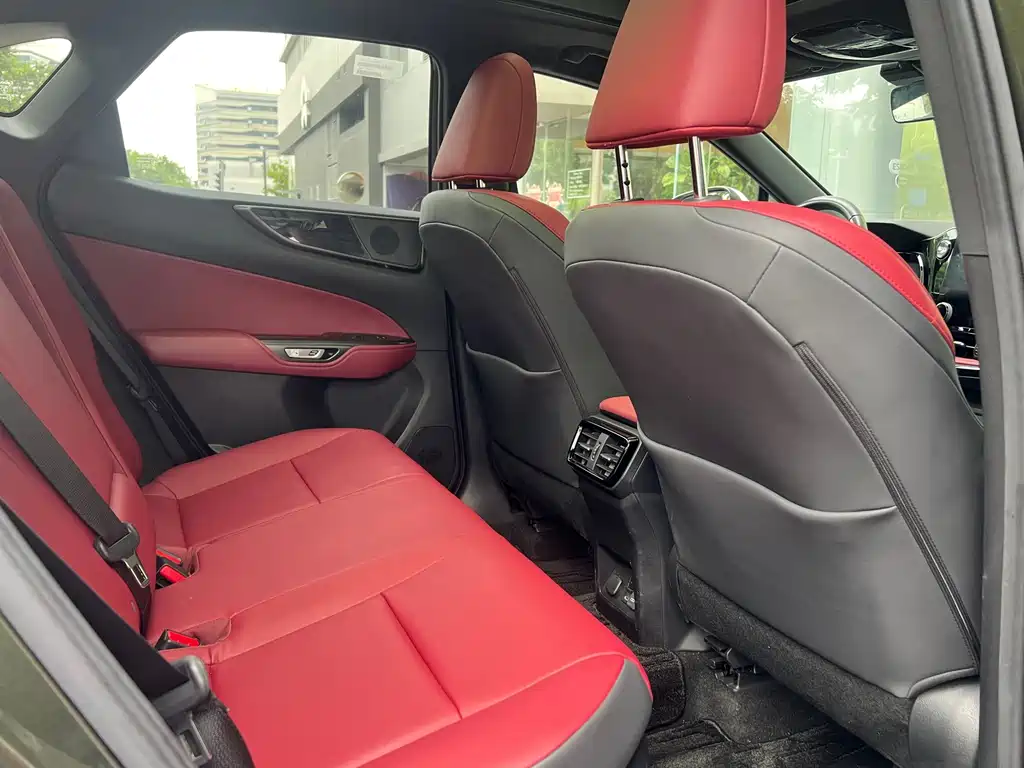 Lexus NX — миниатюра 10
