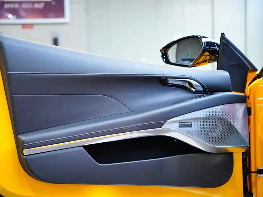 Lotus Emira — миниатюра 21