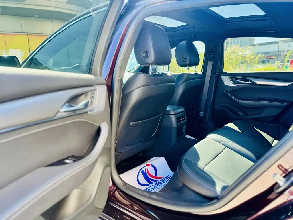 Cadillac CT5 — миниатюра 11
