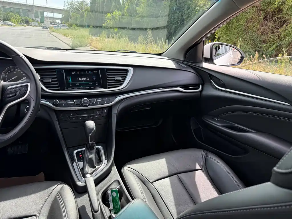 Buick Excelle — миниатюра 10