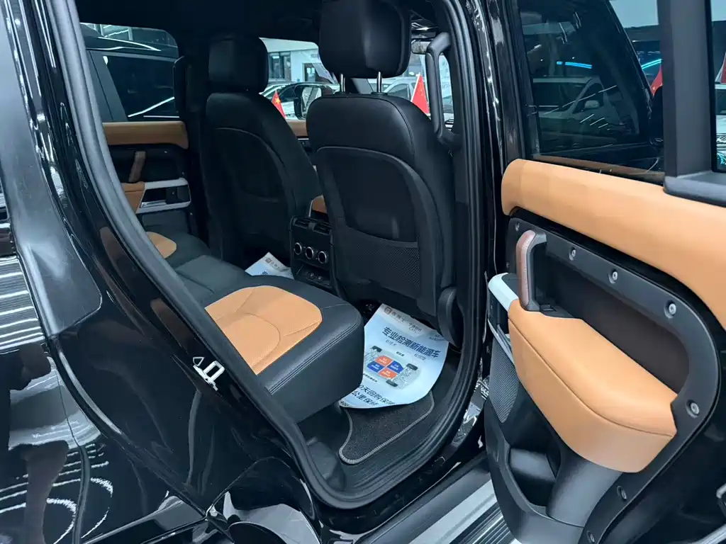 Land Rover Defender — миниатюра 5