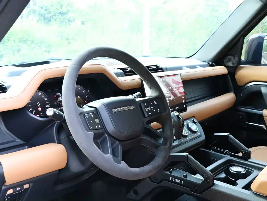 Land Rover Defender — миниатюра 13