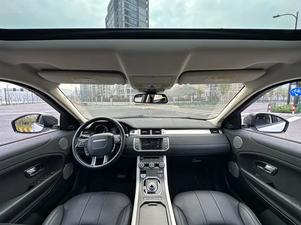 Land Rover Range Rover Evoque 2016 2.0T SE