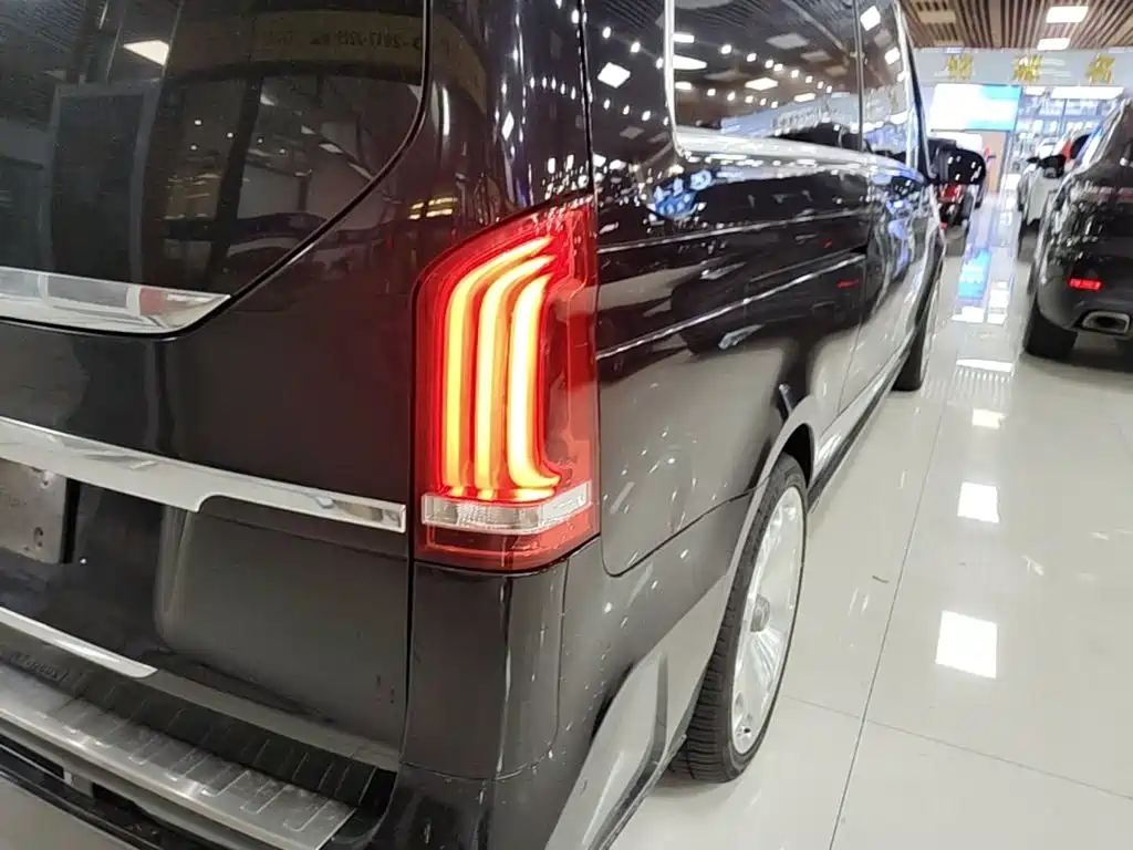 Mercedes-Benz V-Class — миниатюра 8
