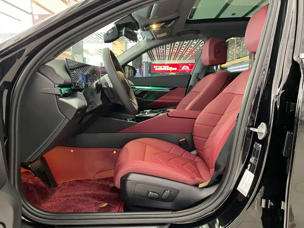 BMW 5 Series — миниатюра 12