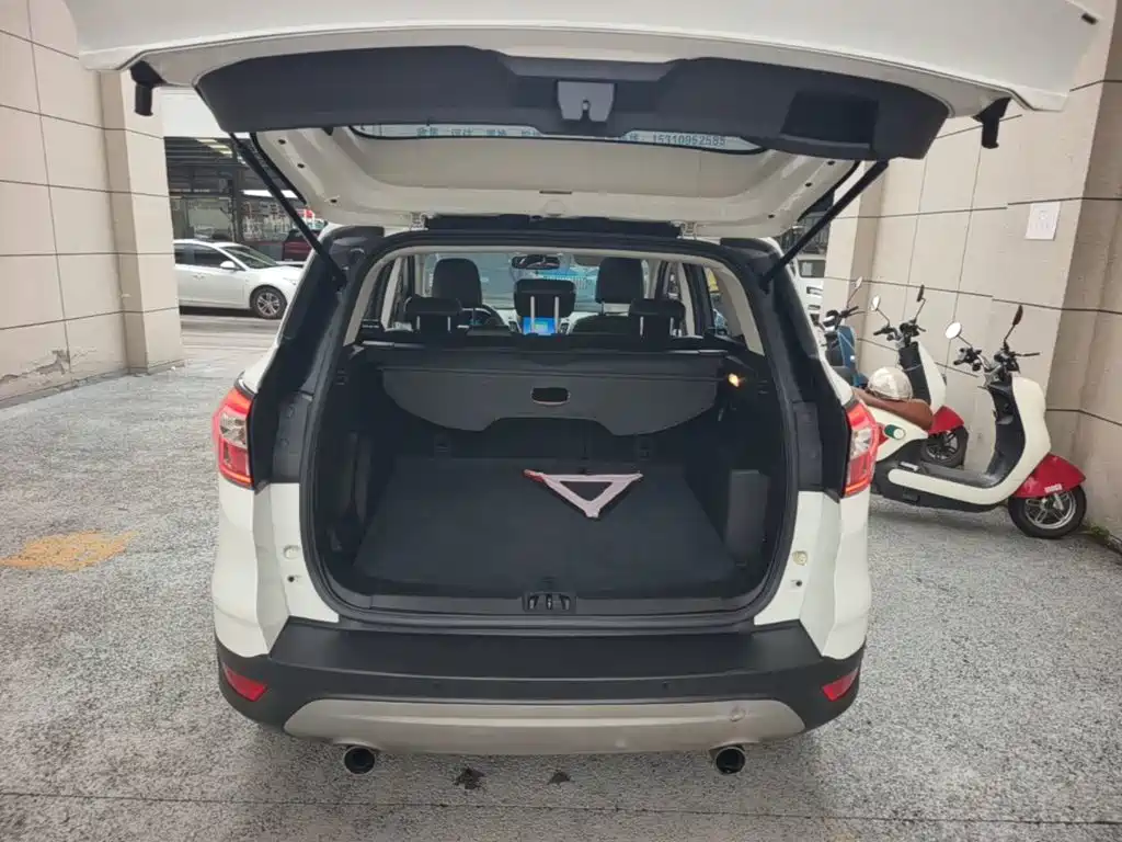 Ford Kuga — миниатюра 19