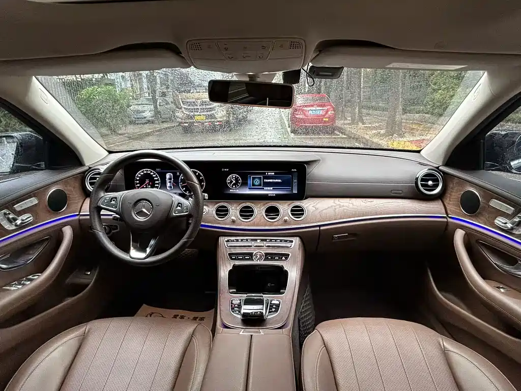 MERCEDES-BENZ E CLASS