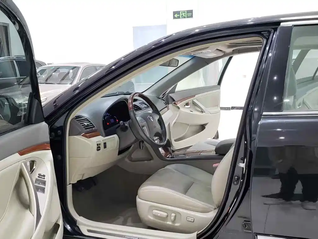 Toyota Camry 2013 200G Luxury