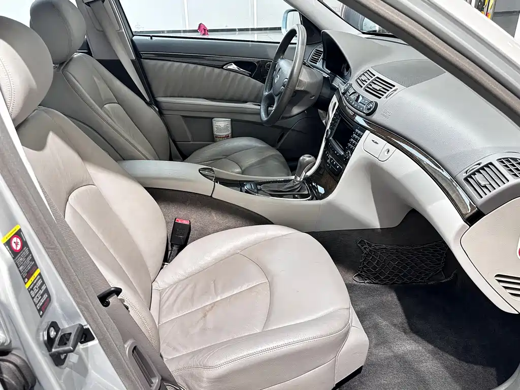 Mercedes-Benz E-Class — миниатюра 12
