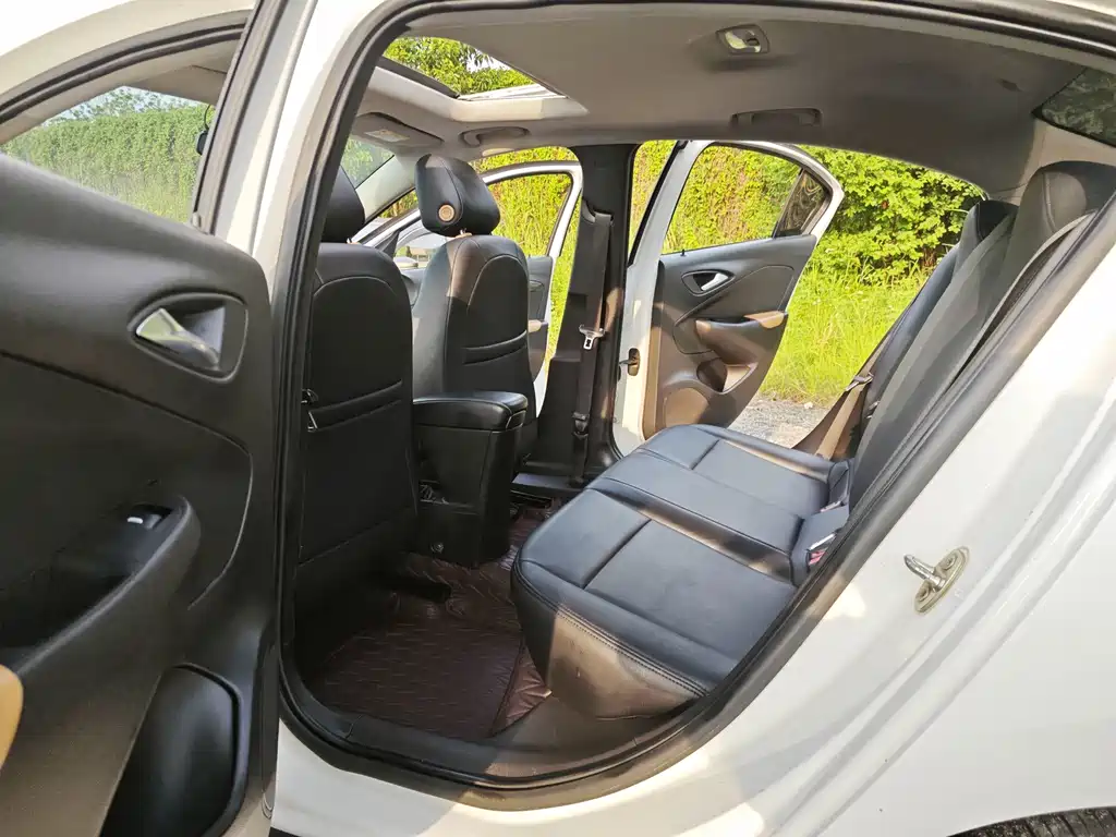 Buick Excelle — миниатюра 7