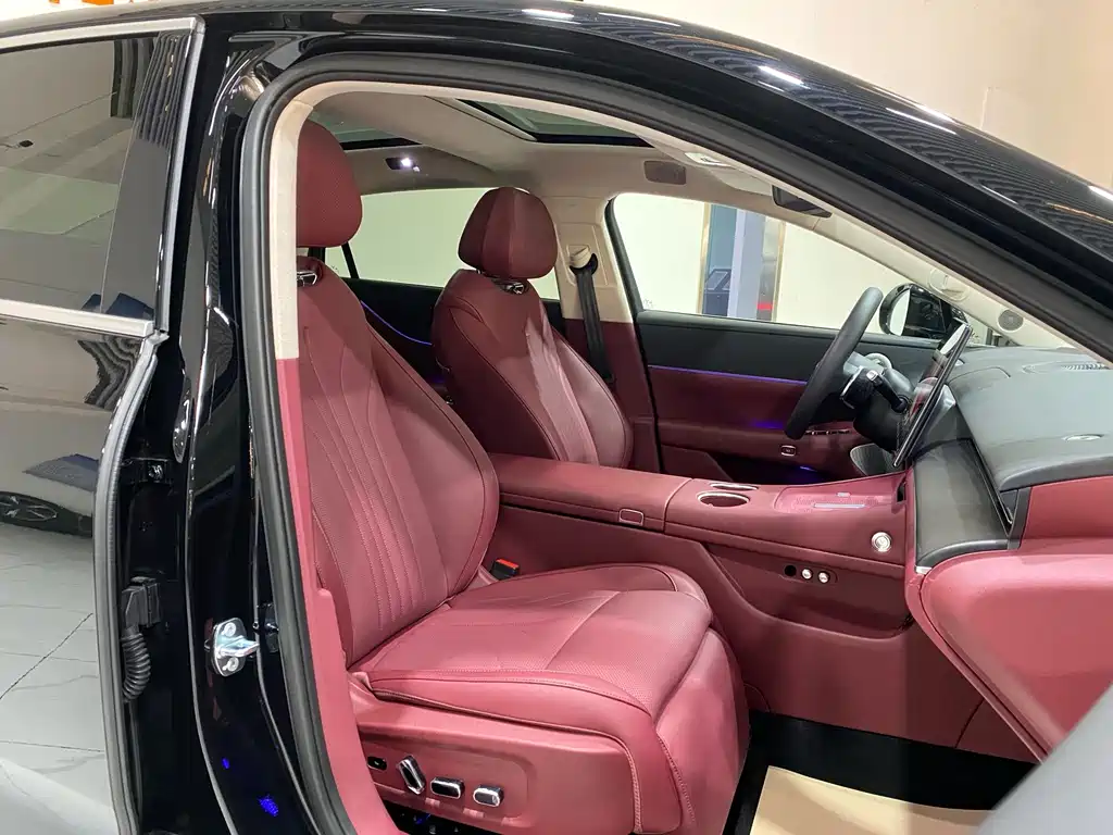 VOYAH Passion L — миниатюра 13