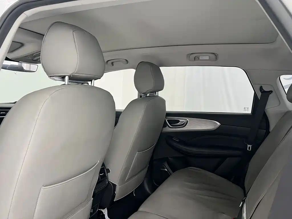 Roewe RX5 — миниатюра 9