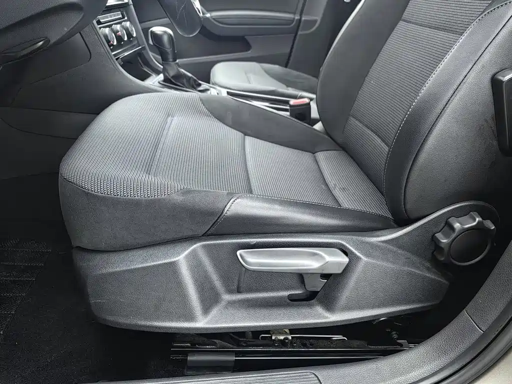 Volkswagen Golf — миниатюра 20