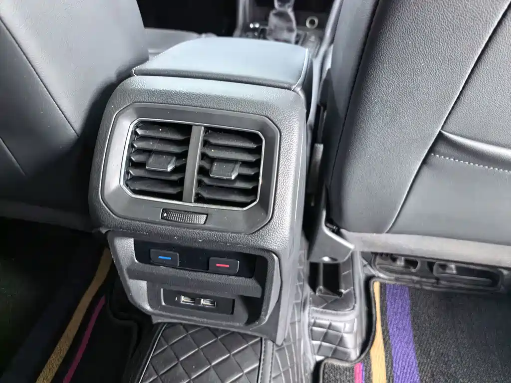 Volkswagen Tiguan L — миниатюра 9