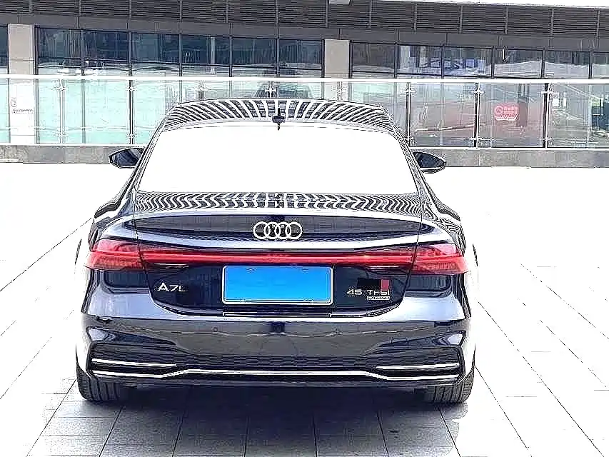 Audi A7L — миниатюра 8