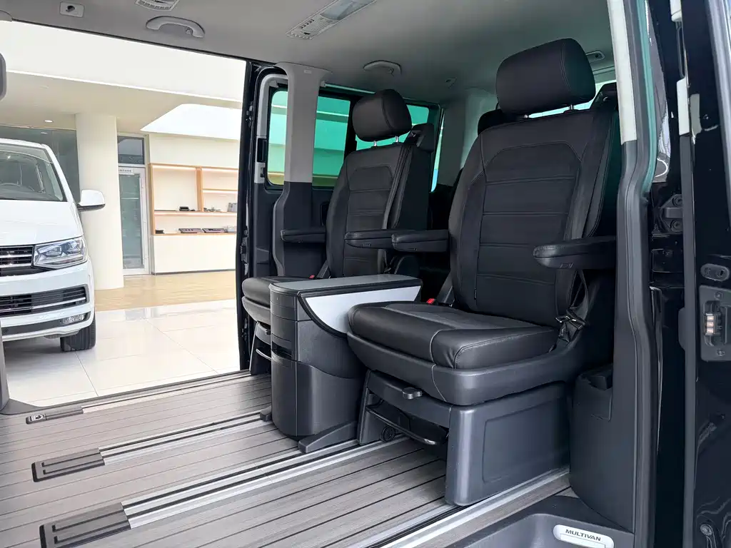 Volkswagen Multivan — миниатюра 24