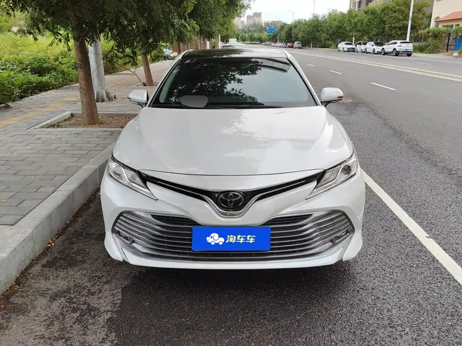 Toyota Camry — миниатюра 2