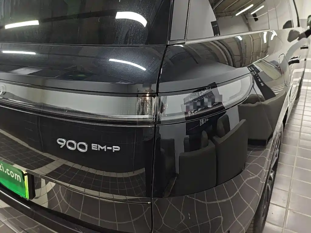 Lynk & Co 900 — миниатюра 8