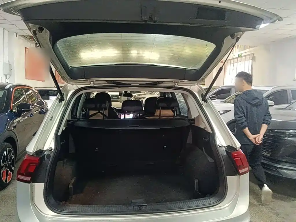 Volkswagen Tiguan L — миниатюра 15