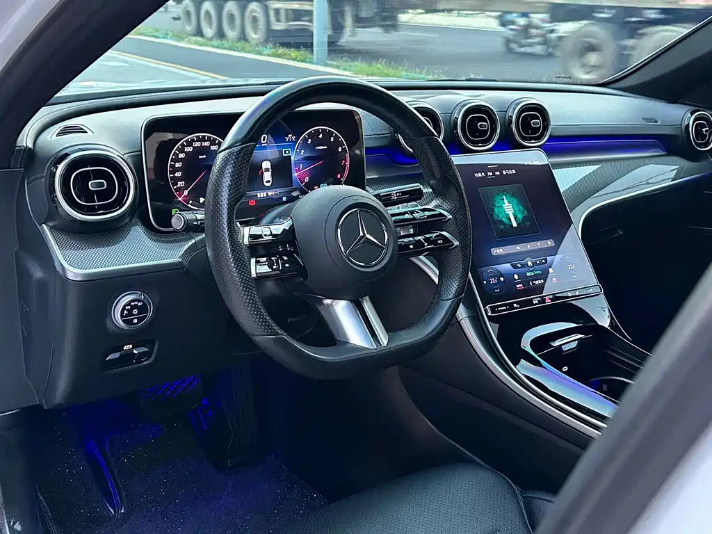 Mercedes-Benz C-Class — миниатюра 10