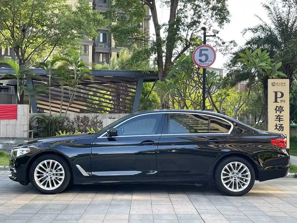 BMW 5 Series — миниатюра 3