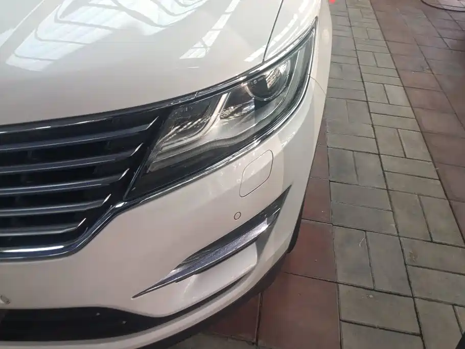 Lincoln MKC — миниатюра 5