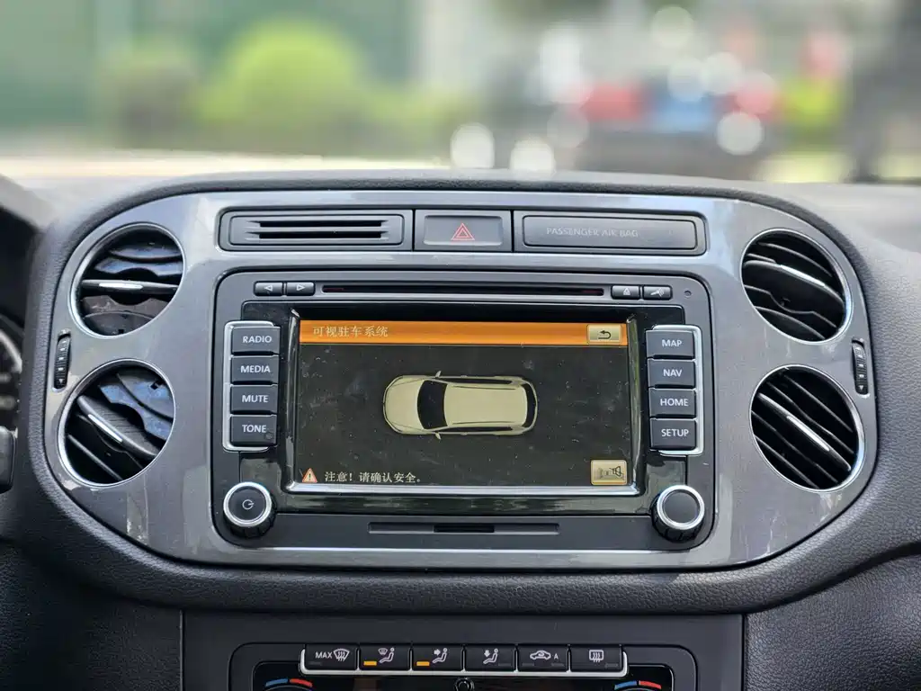 Volkswagen Tiguan — миниатюра 12