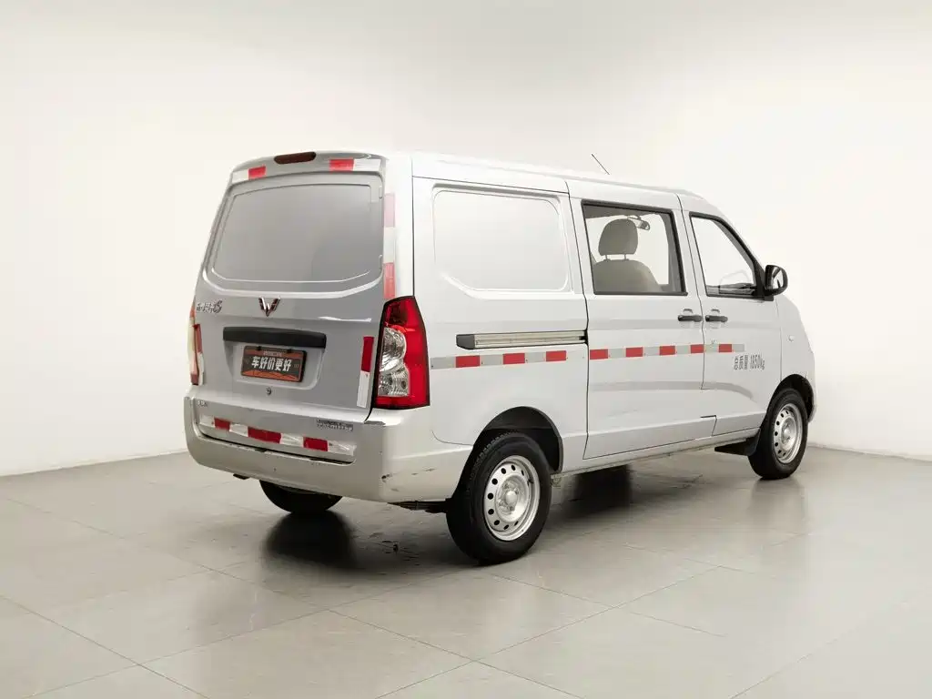 Wuling Rongguang S — миниатюра 2