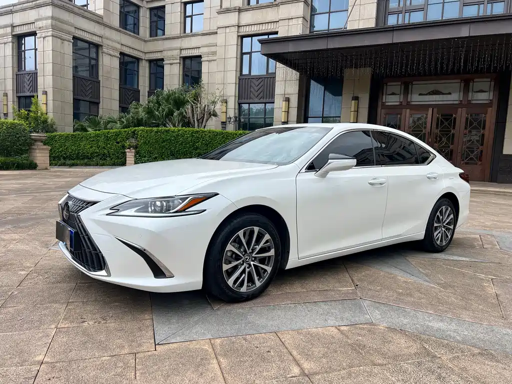Lexus ES — миниатюра 2