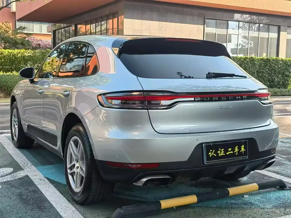 Porsche Macan — миниатюра 7